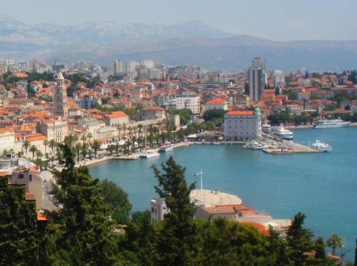 Vistas de split desde monte marjan guia